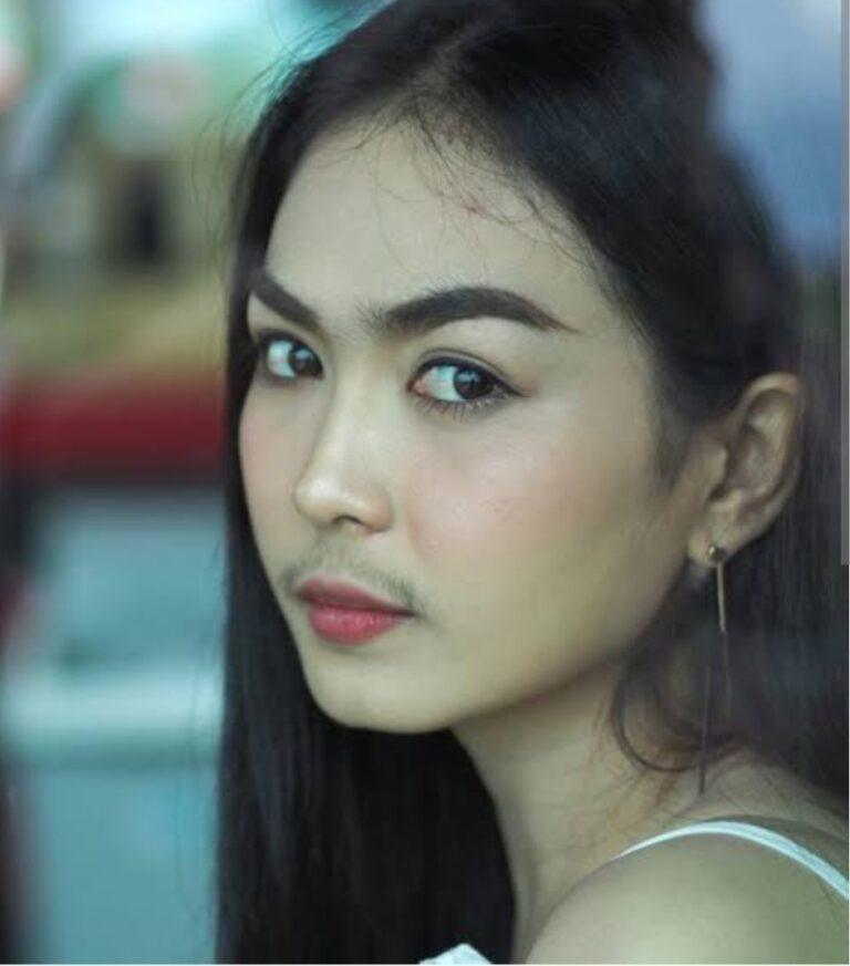 Bigode feminino é nova tendência de beleza