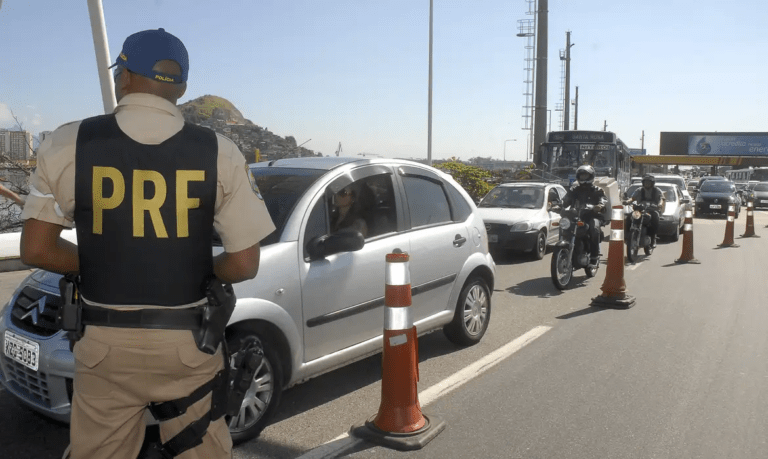 Estradas: PRF faz operação Semana Santa/Tiradentes 2025