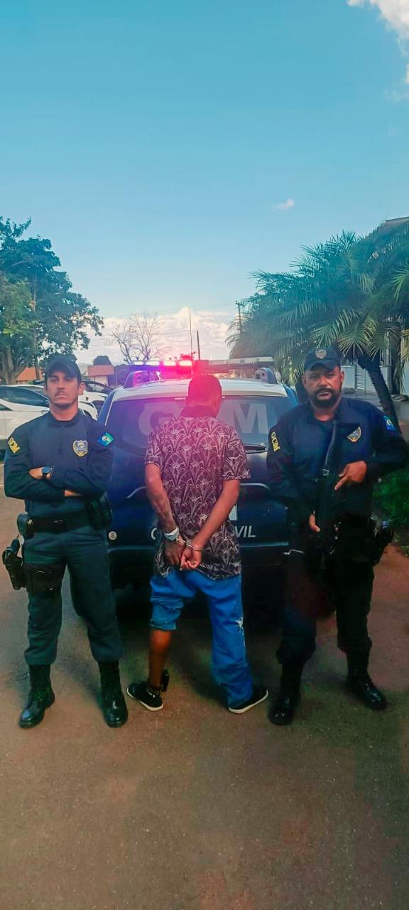 GCM detém indivíduo por agressão contra a mãe e irmã em Senador Canedo