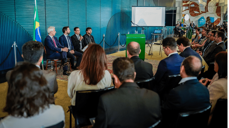 Internet banda larga fixa: 93% dos domicílios brasileiros contam com serviço