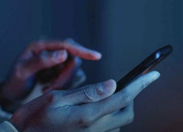 Desligar a Internet do celular por duas semanas pode rejuvenescer o cérebro em até 10 anos