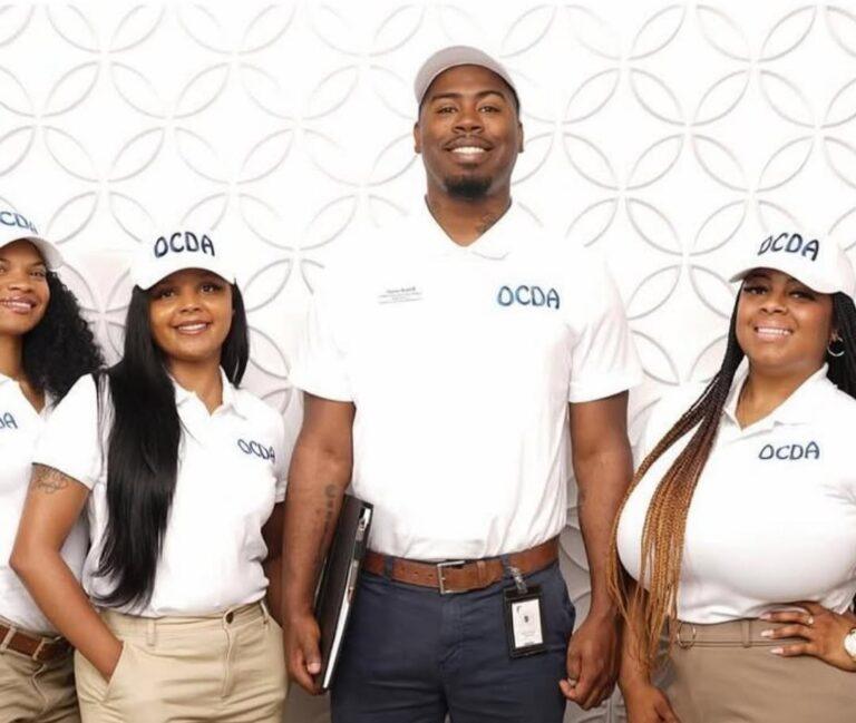 Homem cria empresa que vai ao local de trabalho xingar chefes a pedido de funcionários anônimos