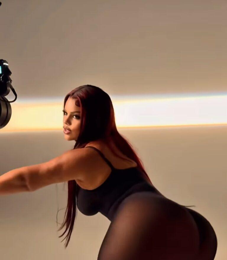 Influenciadora abre vaga para “mordomo de bumbum” com salário de R$ 60 mil