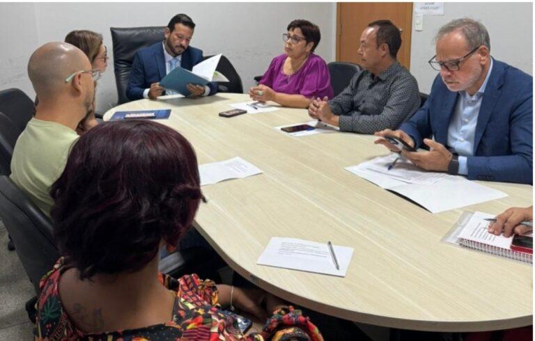 Prefeitura de Aparecida propõe pagamento do piso dos professores em maio
