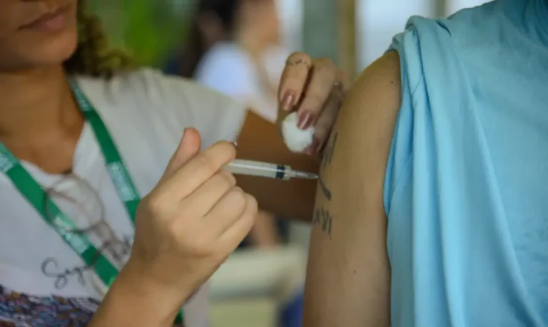 Dia D de vacinação contra gripe: Unidades Básicas de Saúde se mobilizam neste sábado (10)