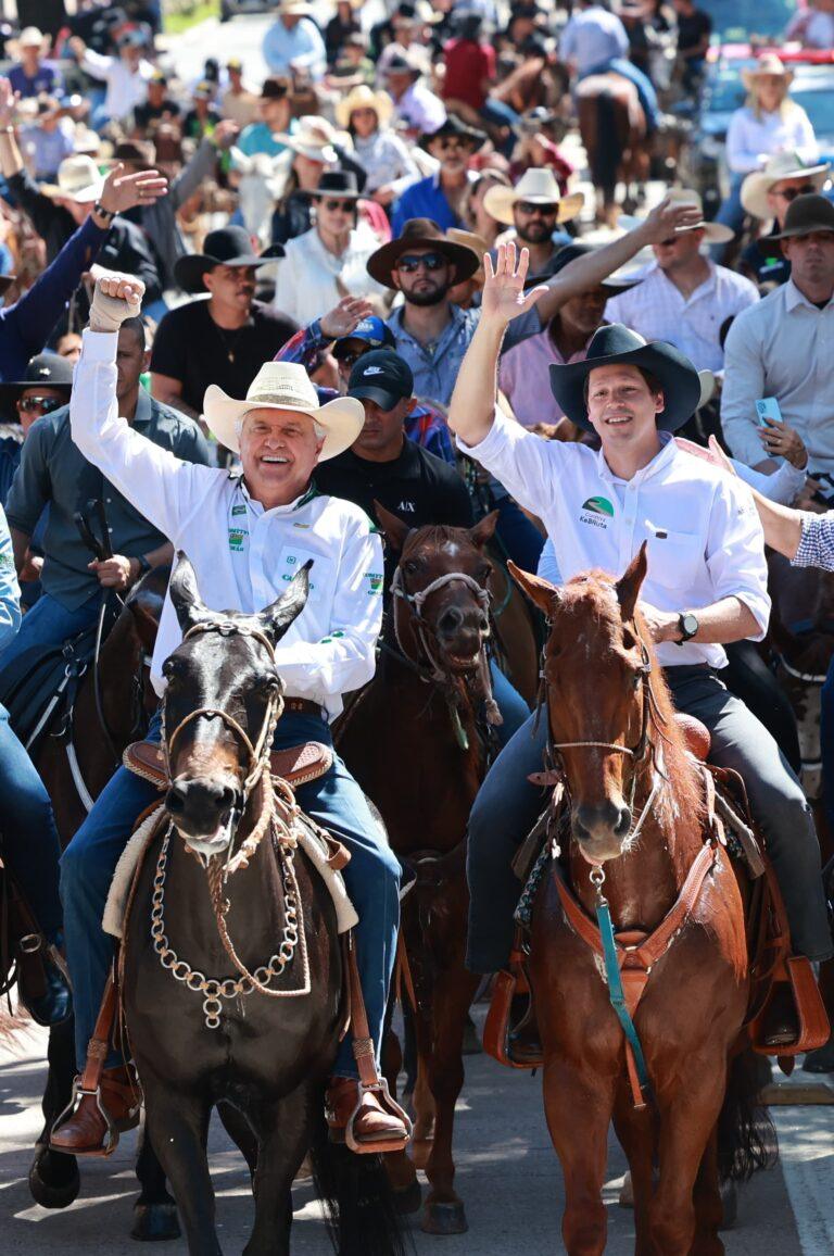 “Nossa Pecuária sempre foi referência “,diz Danil Vilela  em cavalgada que marcou a abertura da festa