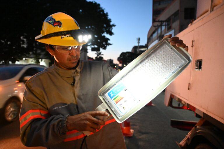 Reconhecido como um dos três melhores do mundo pela ONU, programa Brilha Goiânia já mordenizou mais de 30 mil pontos de luz