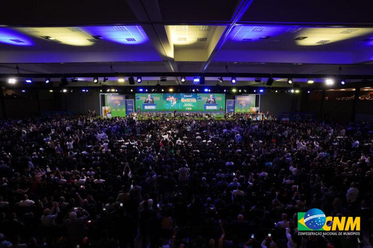 Municípios brasileiros acumulam rombo fiscal e prefeitos vão a Brasília pedir socorro