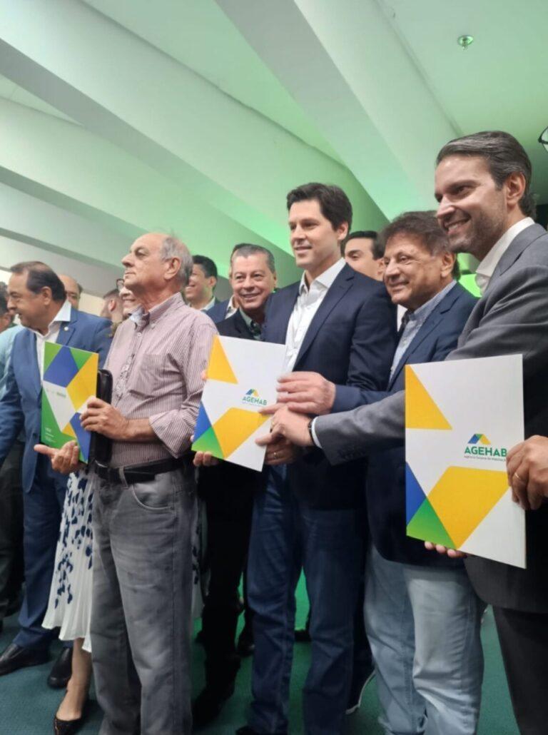 Daniel  Vilela anuncia  assinatura de ordens de serviço para construção de 3.230 casas  em Goiás a custo zero