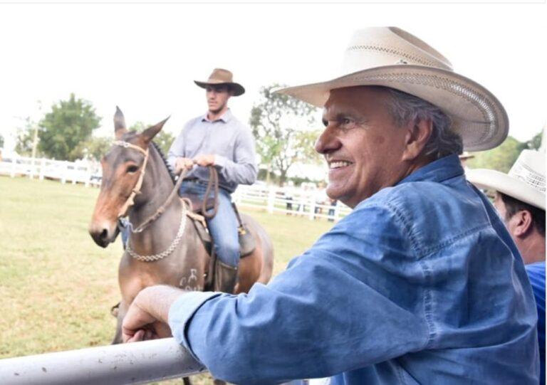 Cavalgada com Caiado, Daniel e Mabel abre agenda da Pecuária de Goiânia