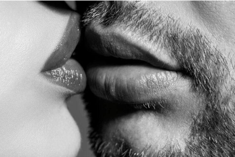 Mulher esfaqueia namorado após ter língua mordida durante beijo