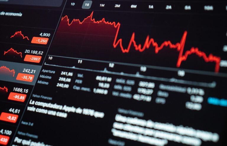 Ibovespa fecha em queda de 0,56%