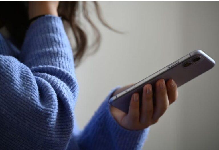 Mulher processa ex que se recusa a apagar fotos com ela nas redes