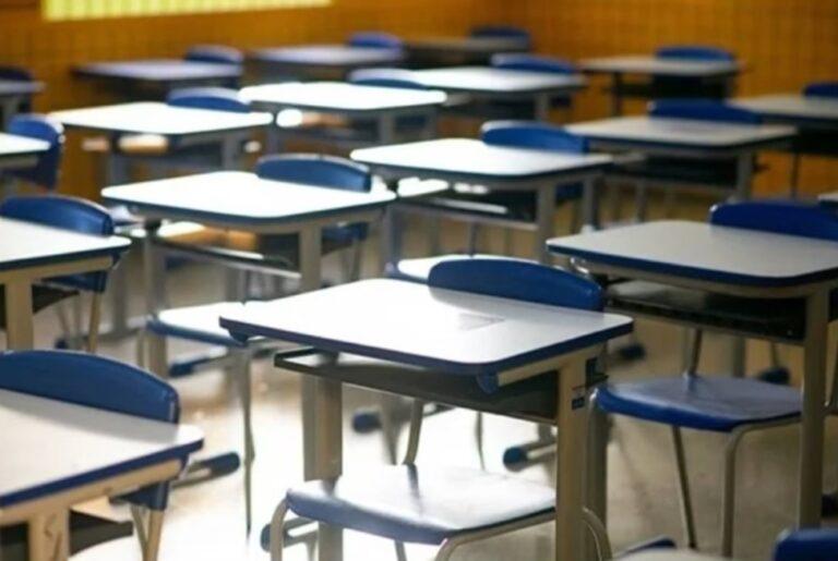 Deputado quer punir professor que ensine conteúdo religioso