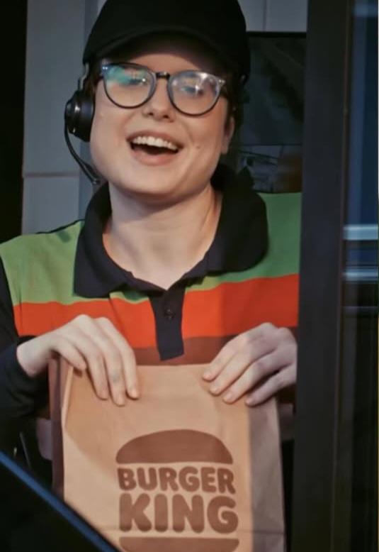 Burger King  vai distribuir   hambúrguer  grátis  em  nova  promoção  para os cornos assumidos