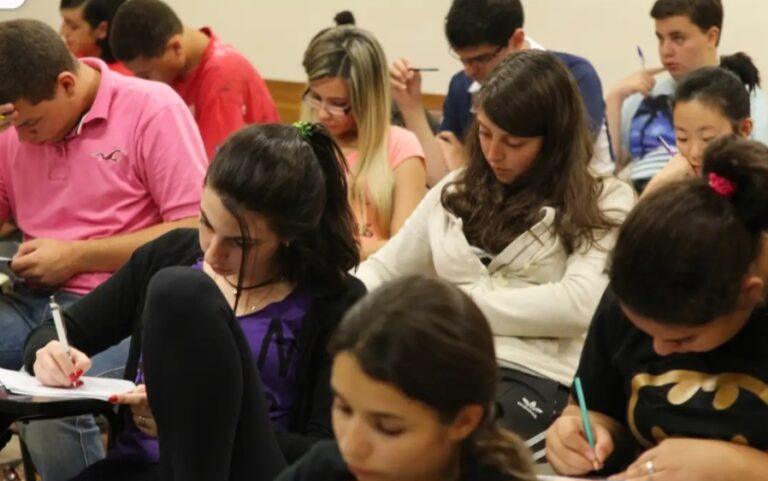 Inscrições para concorrer a bolsas do Prouni  começam nesta segunda-feira