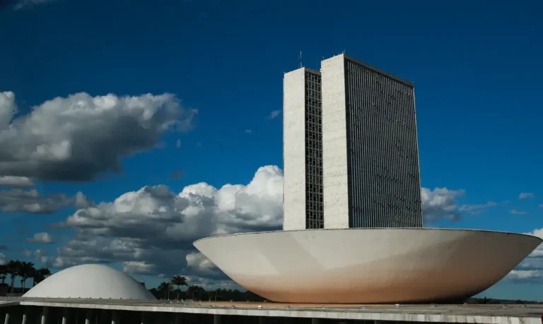Câmara aprova PEC da Sustentabilidade e alivia contas dos municípios