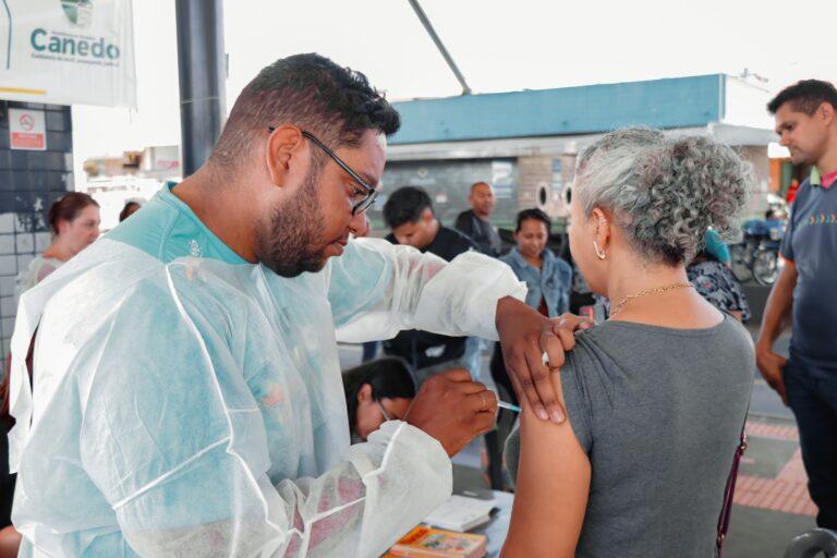 Vacinação e testes marcam  mobilização contra hepatites virais no Terminal de Senador Canedo