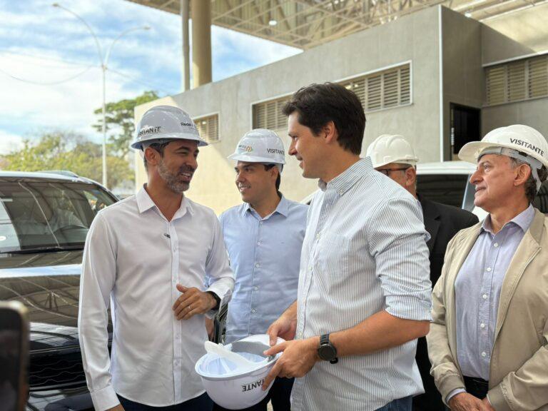 Ao lado de Danil Vilela, Pellozo acompanha vistoria nas obras do  Terminal Praça da Bíblia
