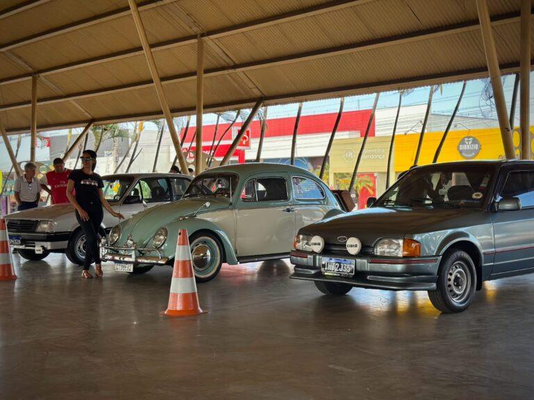 Exposição de carros antigos marca início da 4° semana do  Motociclista em Senador Canedo