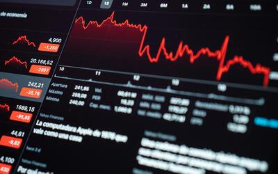Ibovespa tem alta de 0,45% e fecha acima dos 132 mil pontos