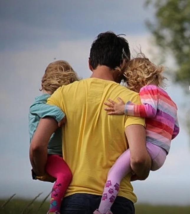 Justiça manda ex pagar R$ 10 mil por enganar  homem sobre paternidade