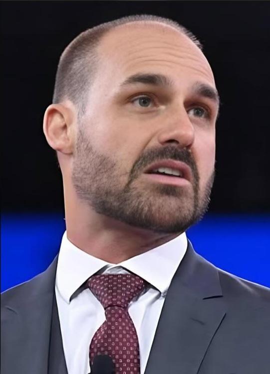 Polícia Federal irá indiciar Eduardo Bolsonaro e pedir a sua prisão pelo crime de Coação