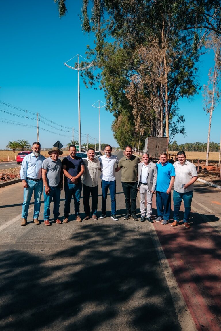 Pellozo  vistoria obra de iluminação da Avenida  Pedro Miranda