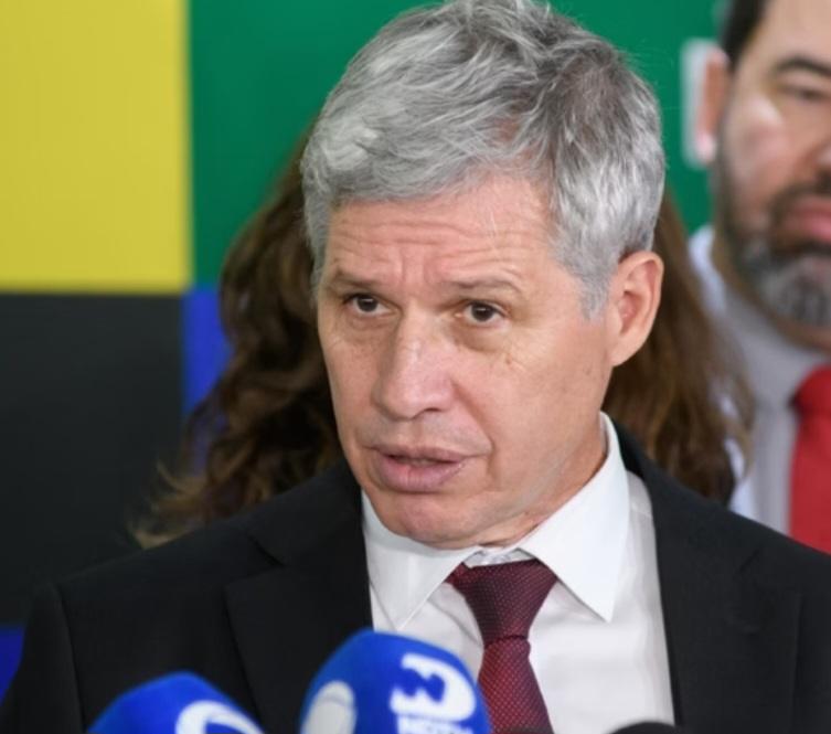 Ministro de Lula sobre prisão de Bolsonaro: “Zombou da Justiça”