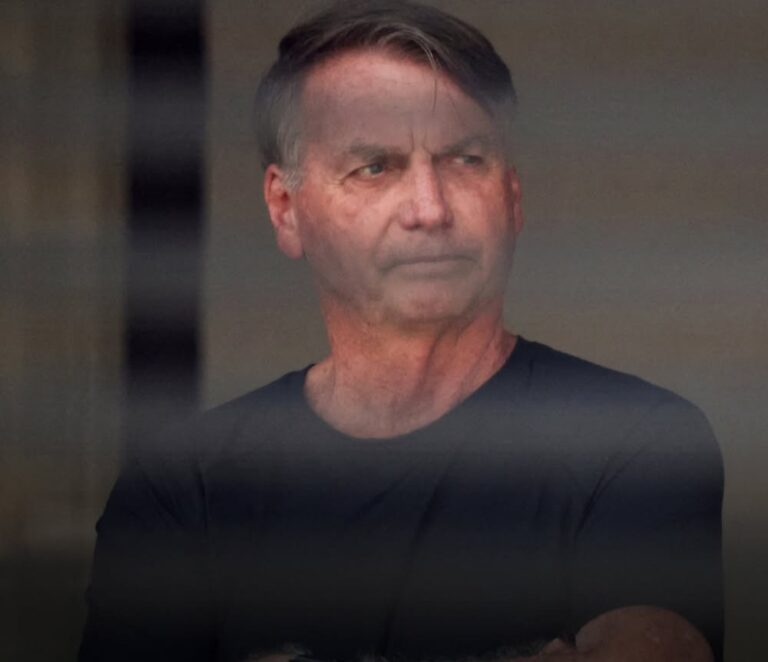 PGR pede a Moraes reforço de Policiamento no entorno da casa de Bolsonaro para evitar fulga