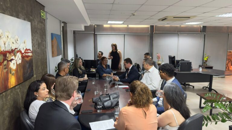 Prefeito fecha acordo com Fundahc  e garante direitos dos trabalhadores