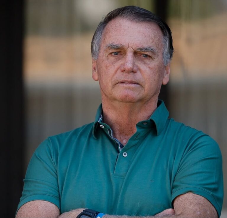Bolsonaro tem diagnóstico de câncer de pele e passará por acompanhamento clínico