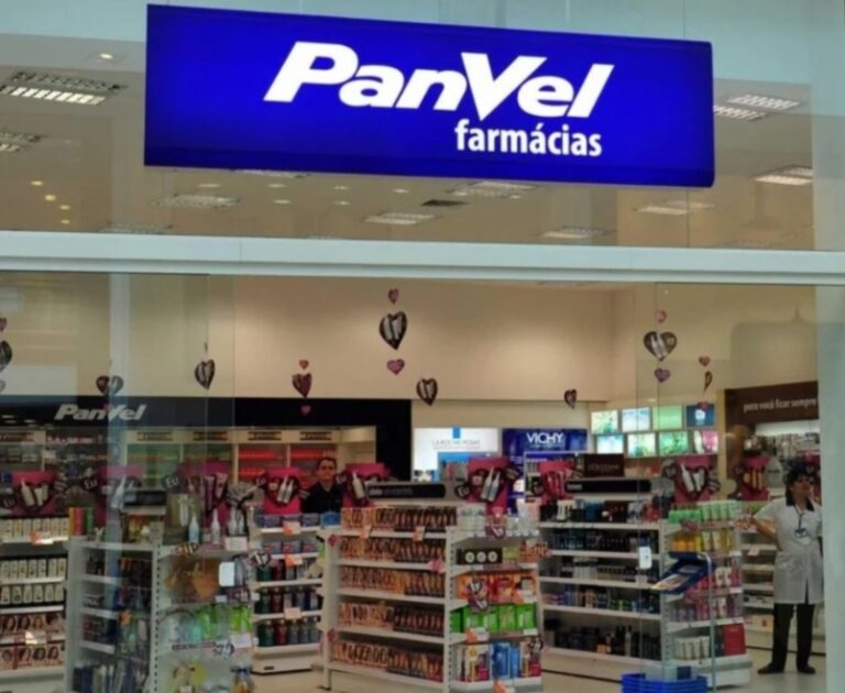 Rede Panvel é condenada por não oferecer cadeiras para funcionários