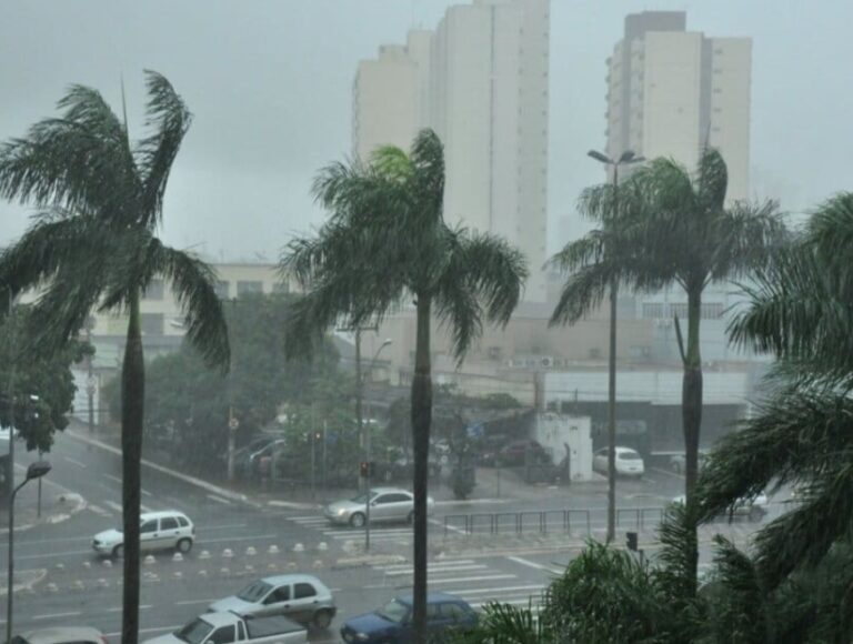 Primavera chega com frente fria e risco de tempestade em Goiás