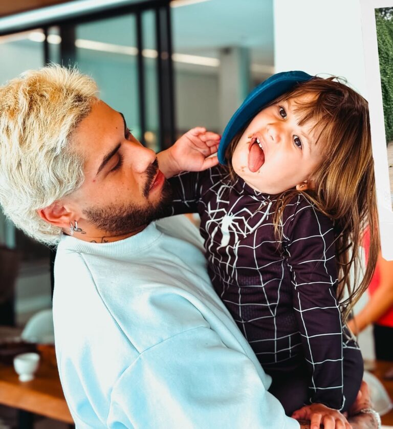Zé  Felipe recebe críticas nas redes ao  não  aparecer  no hospital  onde sua filha foi internada