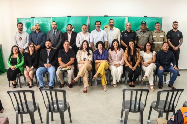 Senador Canedo  empossa novos membros  do conselho  Comunitário de segurança