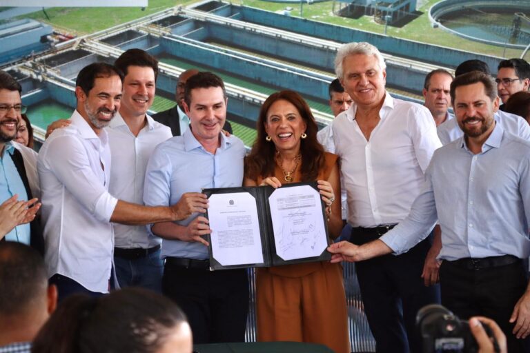 Senador Canedo firma convênio  do PAC  para ampliar  redes de esgoto e abastecimento de água