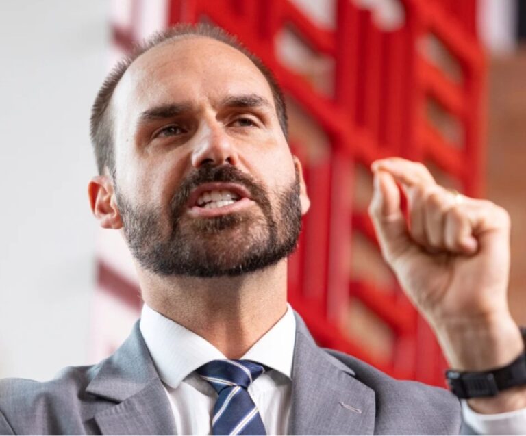 Eduardo Bolsonaro se manifesta após reunião entre Lula e Trump