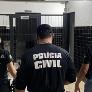 Padrasto estupra enteada de 15 anos, guarda vídeo no celular e é preso