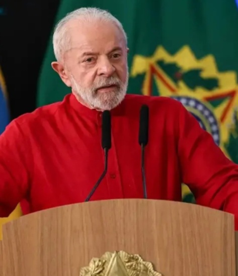 Lula sanciona lei que proíbe uso de linguagem neutra na administração pública