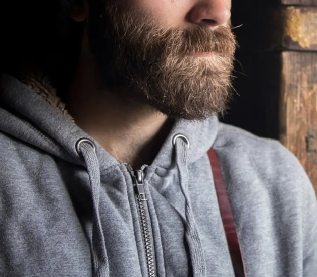 Mecânico demitido por se recusar a tirar a barba, em Goiânia, não foi discriminado, diz TRT-GO