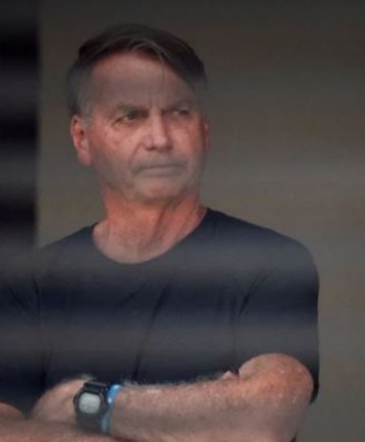 Bolsonaro seguirá recebendo R$100 mil em salário e benefícios