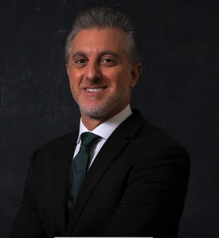 Luciano Huck não descarta totalmente a Presidência da República e explica decisão