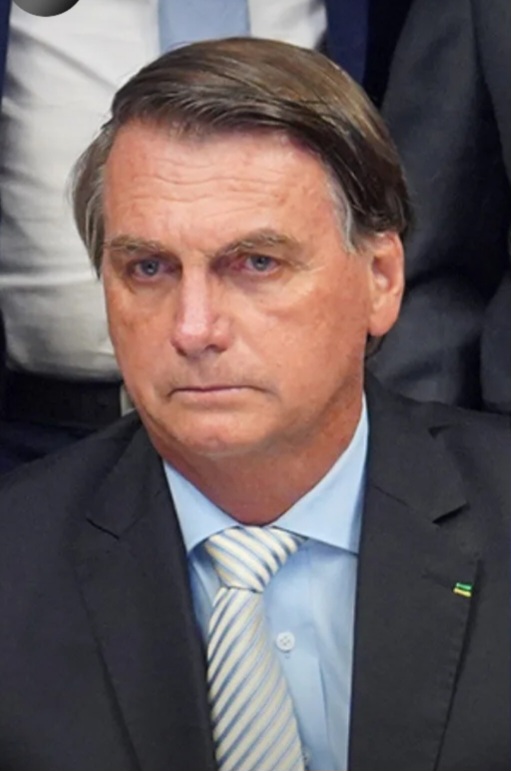 PL suspende salário e atividades de Bolsonaro após cumprimento de pena na prisão