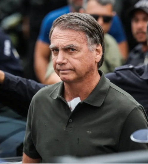 Bolsonaro segue internado após cirurgia e deve passar por endoscopia para avaliar refluxo