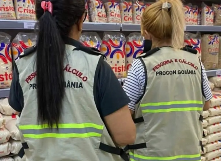 Supermercado em Goiânia é autuado por comercialização de carnes vencidas