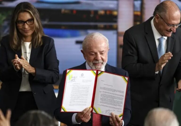 Lula veta integralmente PL da Dosimetria texto prevê a redução de penas de condenados do 8 de janeiro