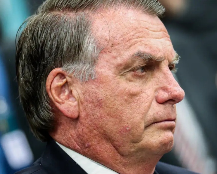 Moraes determina  transferência de Bolsonaro da PF para Papudinha