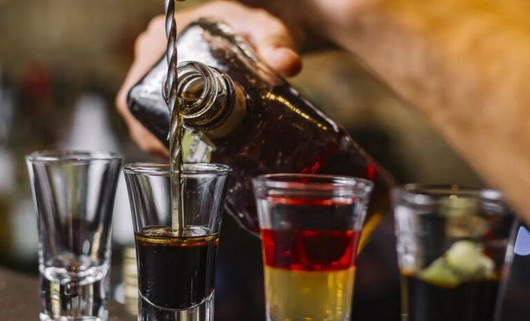 Governo amplia distribuição de antídotos após casos de intoxicação por metanol