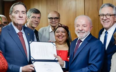 OMS entrega ao Brasil certificado de eliminação da transmissão vertical do HIV como problema de saúde pública